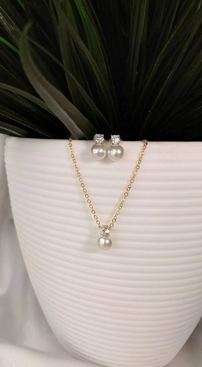 Lustrous Whisper Pearl Necklace – Timeless Elegance for Her Special Day